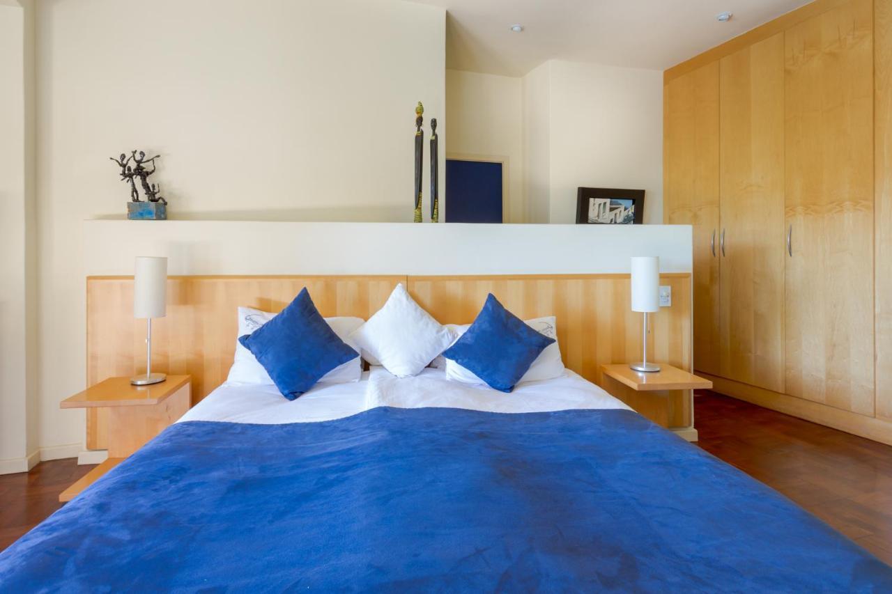 Lezard Bleu Guest House Kaapstad Buitenkant foto